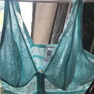 Front close lace bralette